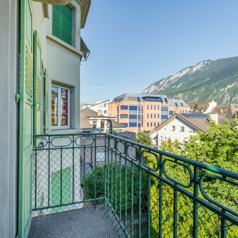 Charme et espace à deux pas du centre de Sierre