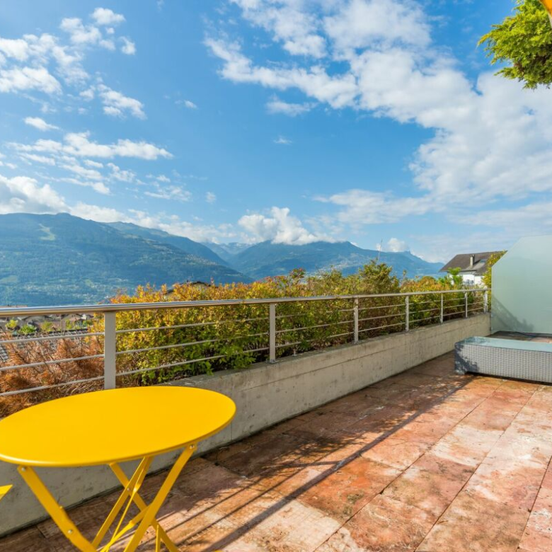 Your new home in Savièse: a bright 5.5-room apartment with balcony