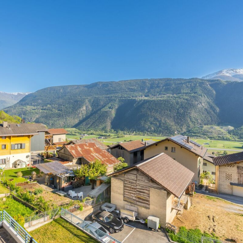 A home where calm, sunshine and mountain views reign