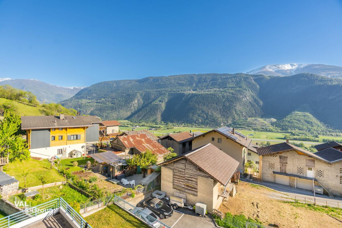A home where calm, sunshine and mountain views reign