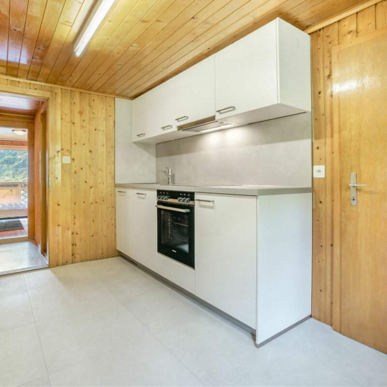 Gemütliches Dachgeschosswohnzimmer mit Aussicht in Staldenried