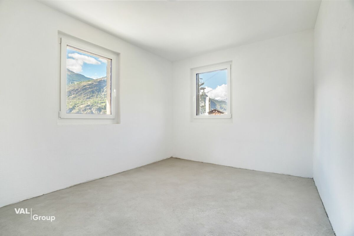 Gemütliches Dachgeschosswohnzimmer mit Aussicht in Staldenried