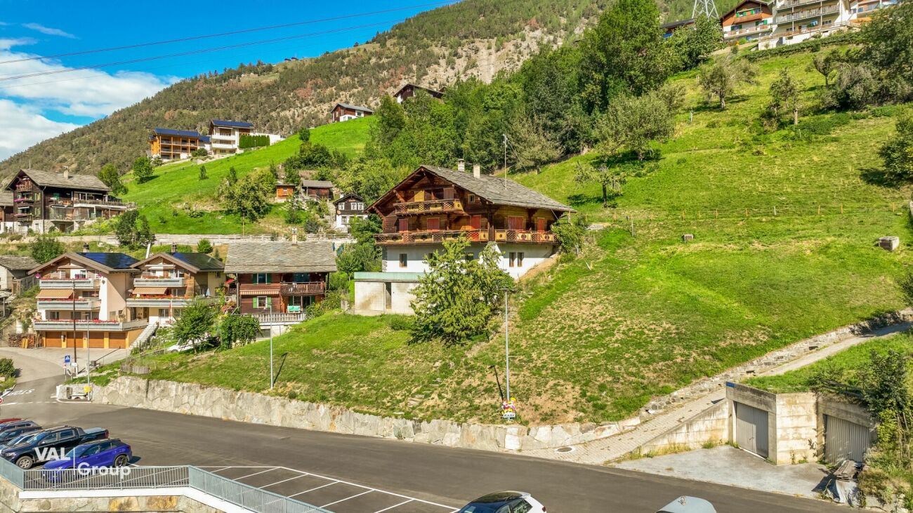 Alpines Ambiente mit Blick auf das Tal in Staldenried