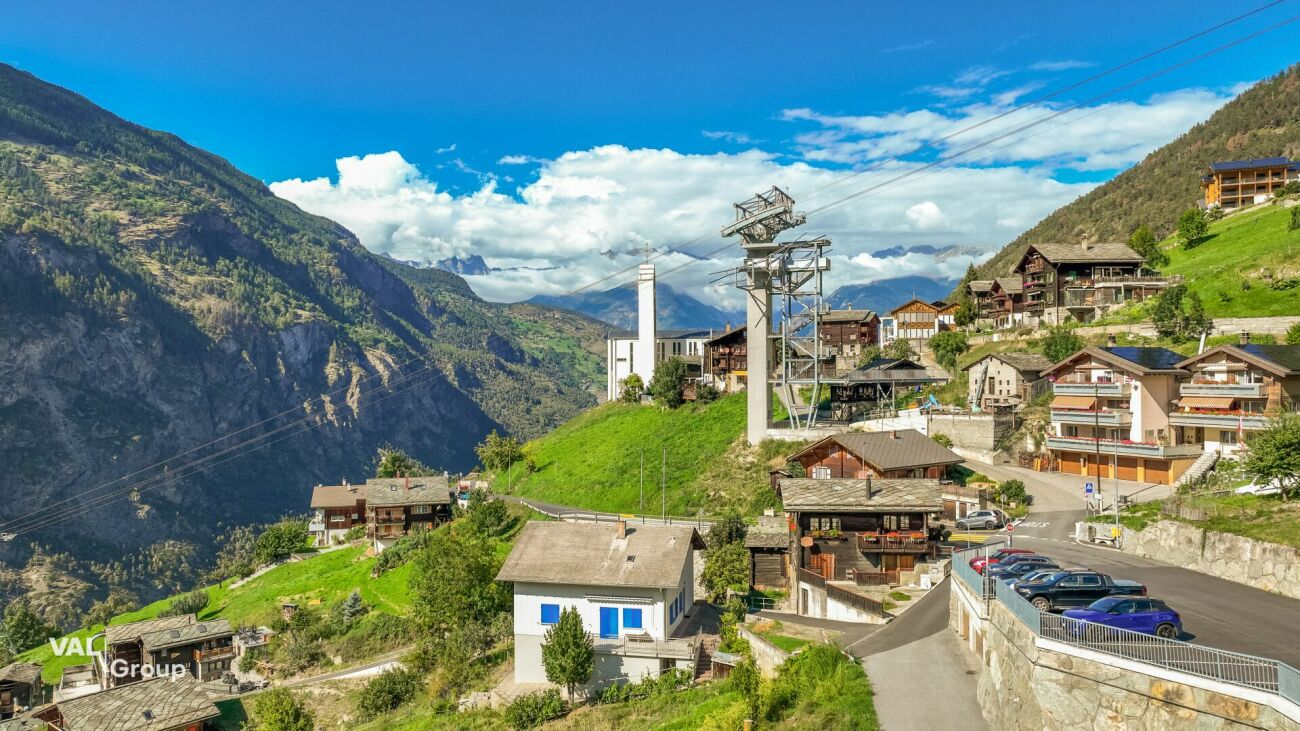 Alpines Ambiente mit Blick auf das Tal in Staldenried