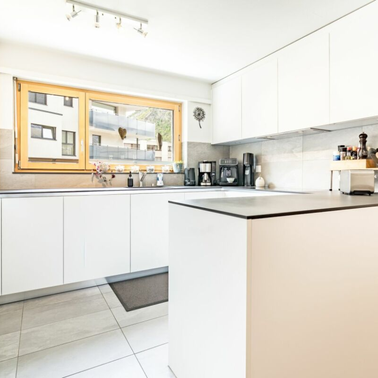 Un logement moderne de 5,5 pièces au cœur de Viège : spacieux, central et adapté aux familles