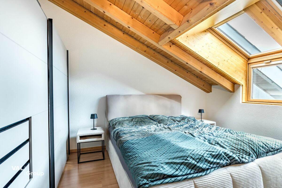 Charm, light and mountain views: 4½-room attic apartment in the heart of Visp