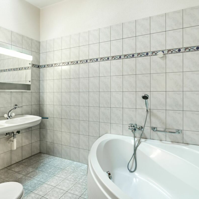 Charm, light and mountain views: 4½-room attic apartment in the heart of Visp