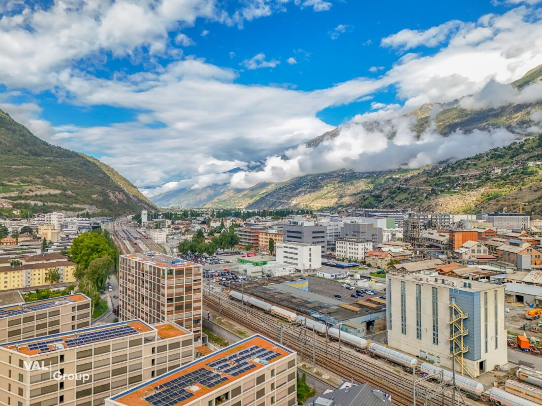 Charm, light and mountain views: 4½-room attic apartment in the heart of Visp