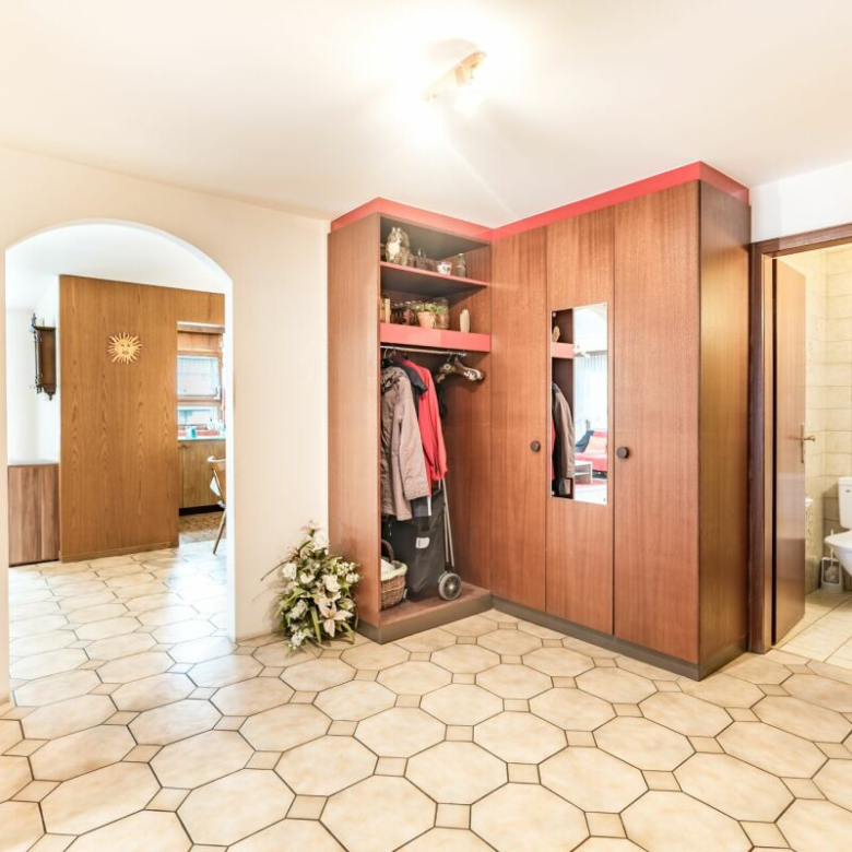 4.5-room apartment, balcony, panoramic view of the mountains
