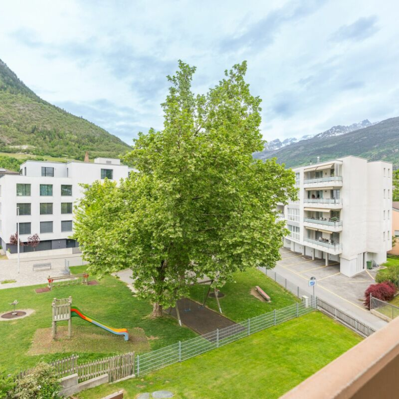 4.5-room apartment, balcony, panoramic view of the mountains