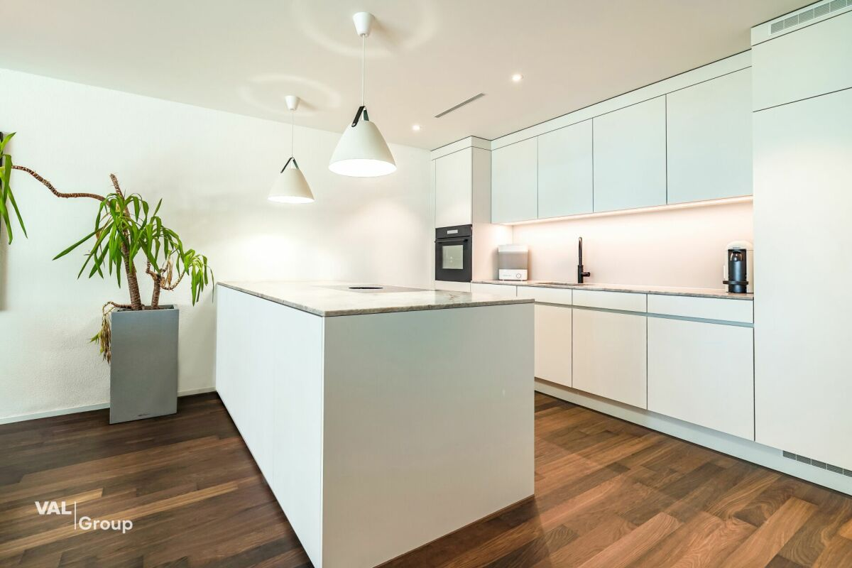 Luxuriöse 3.5-Zimmer-Gartenwohnung mit Smart-Home-System und privatem Fitnessraum