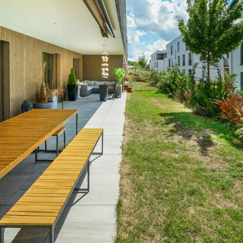 Luxuriöse 3.5-Zimmer-Gartenwohnung mit Smart-Home-System und privatem Fitnessraum