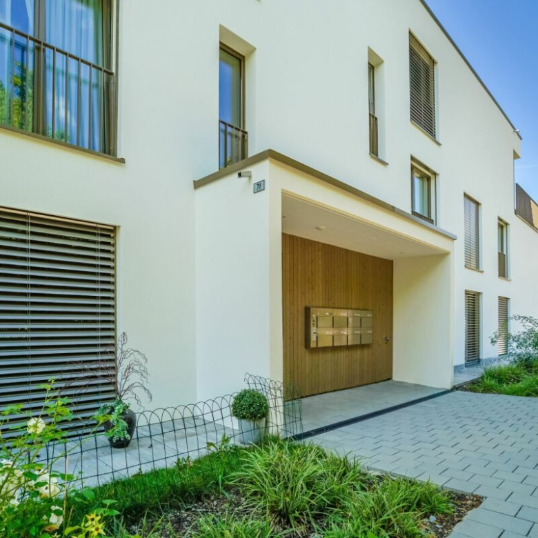 Luxuriöse 3.5-Zimmer-Gartenwohnung mit Smart-Home-System und privatem Fitnessraum