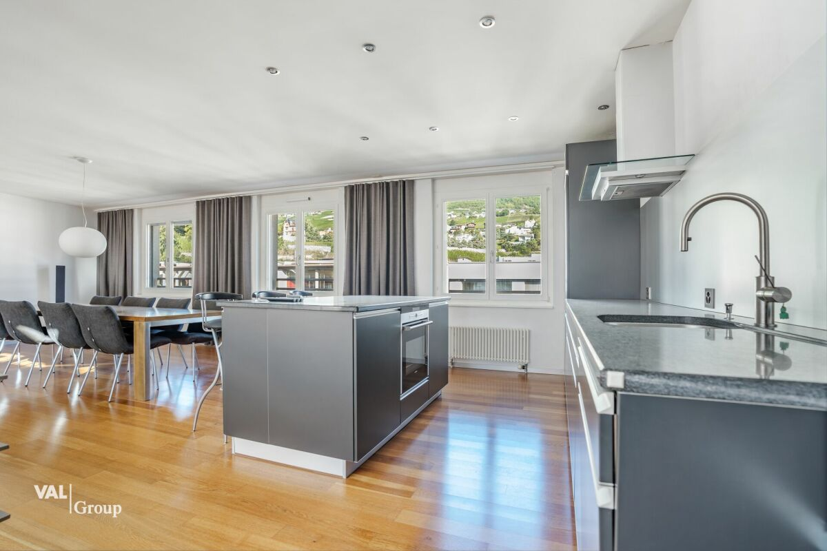 Penthouse duplex with rooftop terrace in the heart of the city