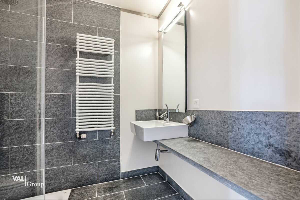 Penthouse duplex with rooftop terrace in the heart of the city
