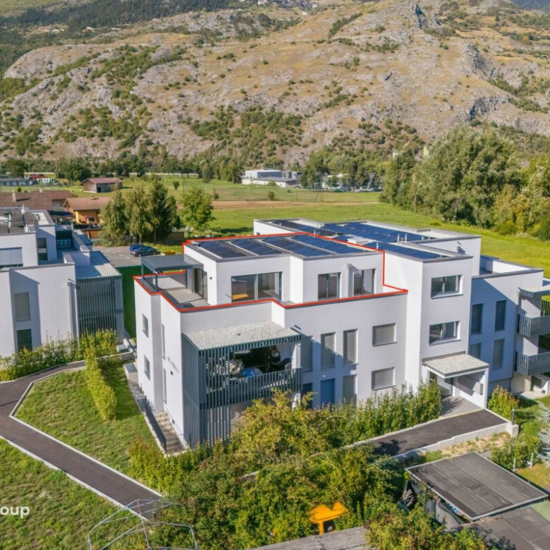 Magnificent detached house ideally located
