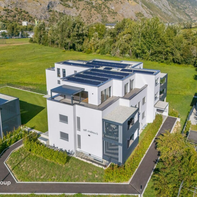 Hit the ball, arrive and relax a bit: exclusive penthouses in the golf residence