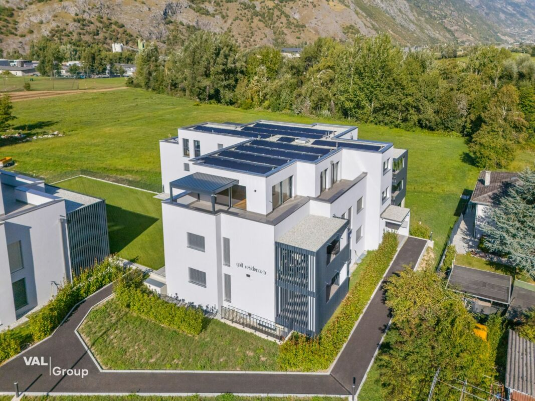 Hit the ball, arrive and relax a bit: exclusive penthouses in the golf residence