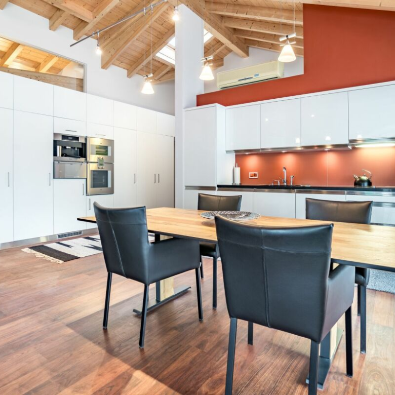 Appartement-penthouse exclusif de 4,5 pièces avec une grande terrasse et un sauna à Viège