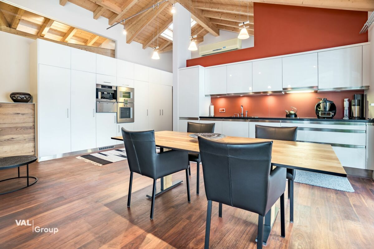 Appartement-penthouse exclusif de 4,5 pièces avec une grande terrasse et un sauna à Viège