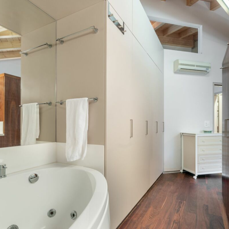 Appartement-penthouse exclusif de 4,5 pièces avec une grande terrasse et un sauna à Viège