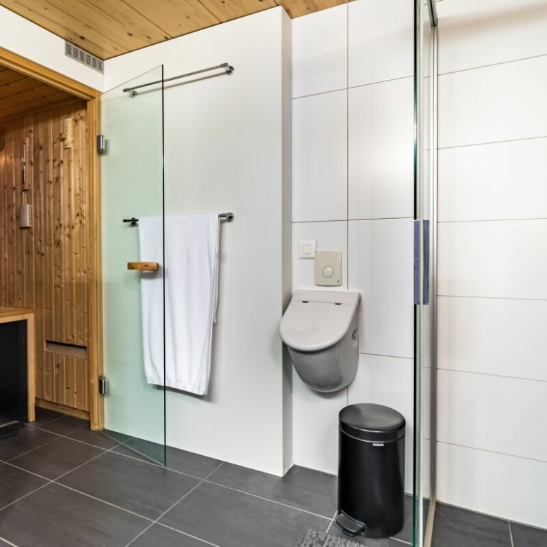 Appartement-penthouse exclusif de 4,5 pièces avec une grande terrasse et un sauna à Viège