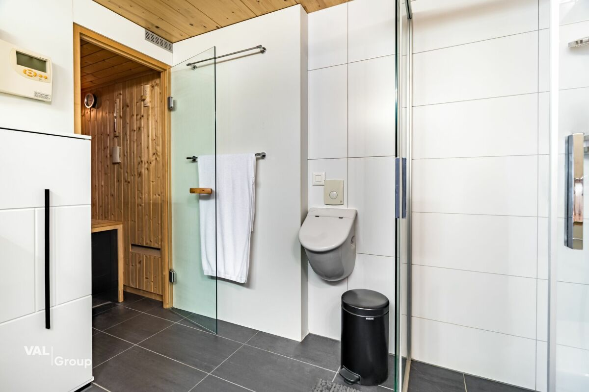 Appartement-penthouse exclusif de 4,5 pièces avec une grande terrasse et un sauna à Viège