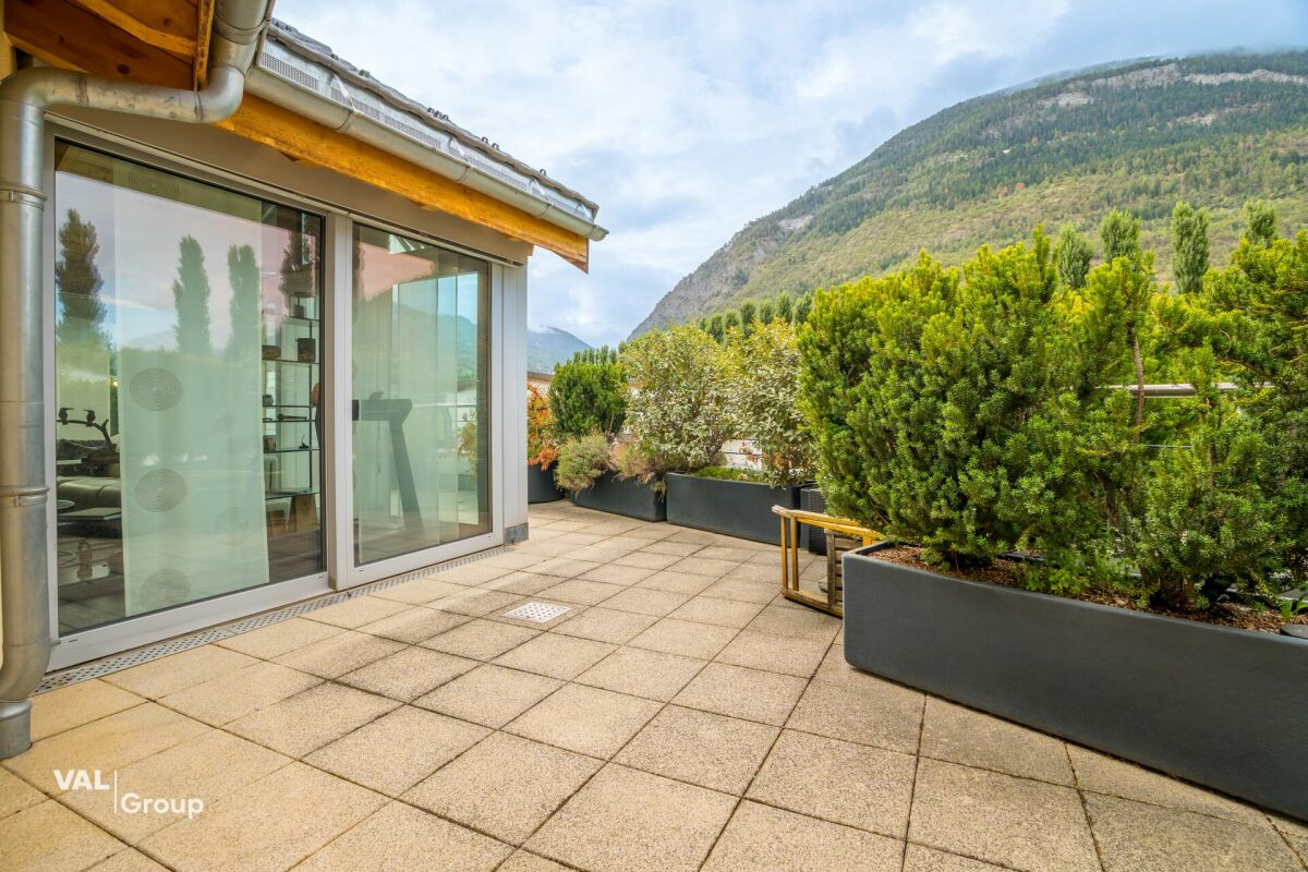 Appartement-penthouse exclusif de 4,5 pièces avec une grande terrasse et un sauna à Viège