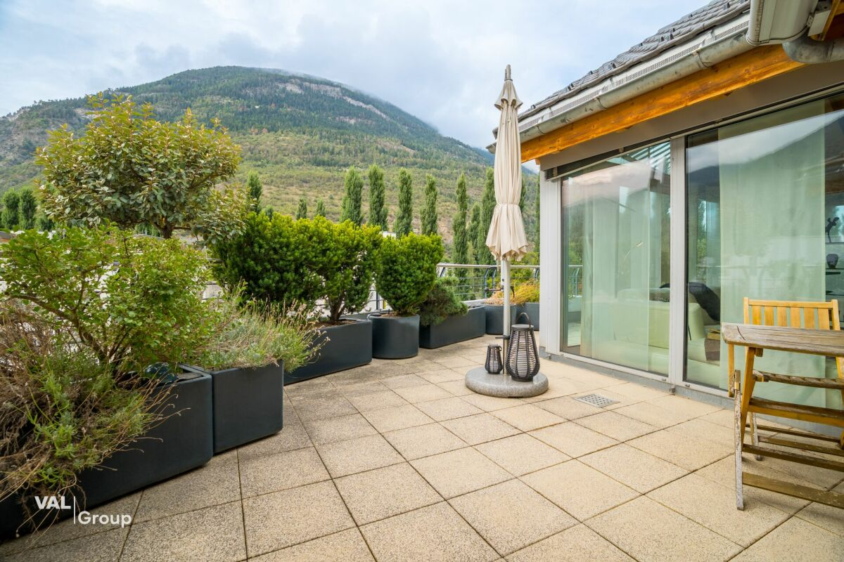 Appartement-penthouse exclusif de 4,5 pièces avec une grande terrasse et un sauna à Viège