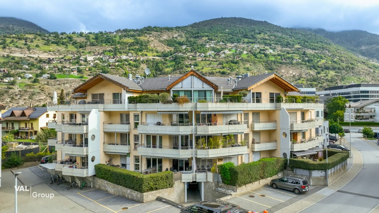 Appartement-penthouse exclusif de 4,5 pièces avec une grande terrasse et un sauna à Viège