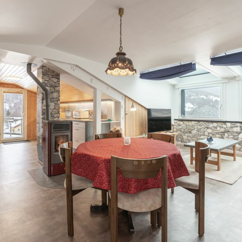 Charming terraced house in Wetzikon offering exceptional space