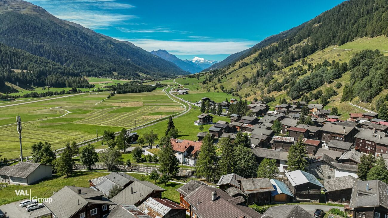 Immeuble d'habitation au charme rétro, projet de rénovation offrant des possibilités d'exploitation rentables