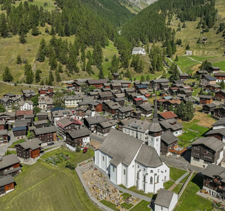 Appartement lumineux et accueillant, plein de charme, situé au centre du village