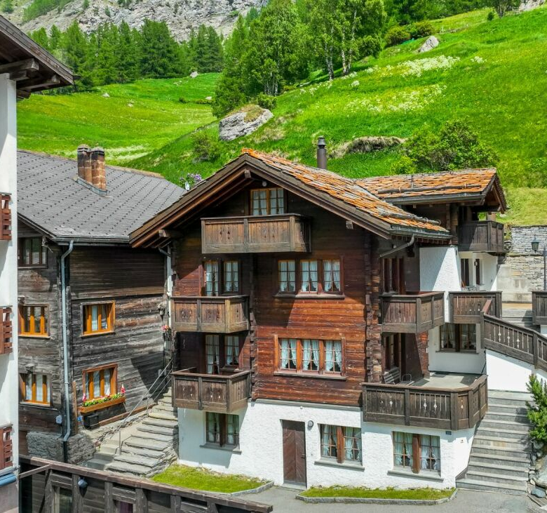 Exclusive secondary residences offering breathtaking views
