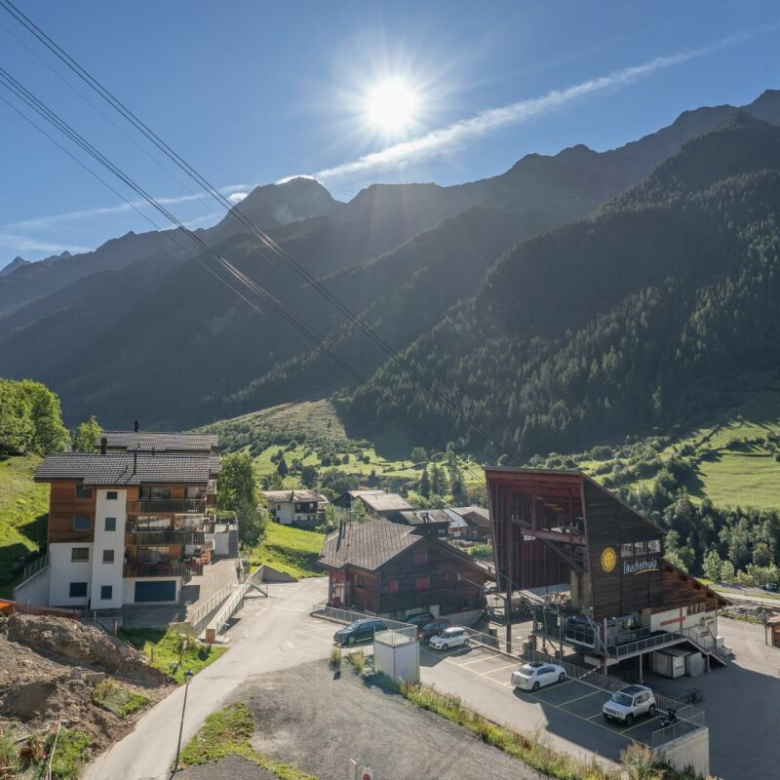 Appartement mansardé dans un immeuble neuf - Un cadre de vie moderne dans le charmant Lötschental
