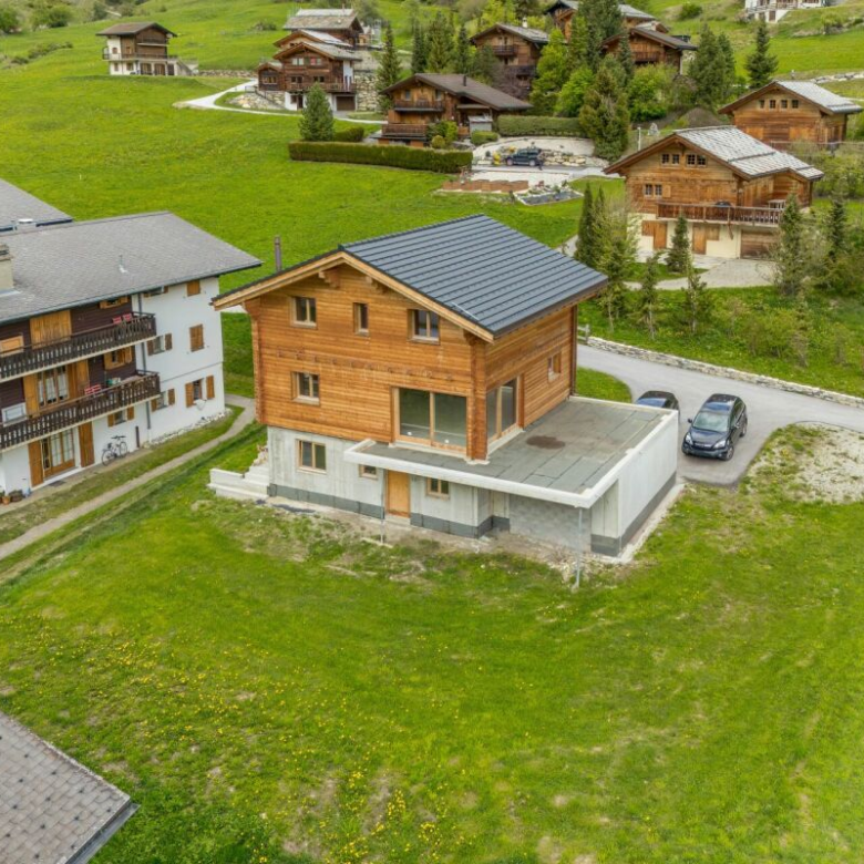 Chalet à aménager selon vos envies, emplacement exceptionnel
