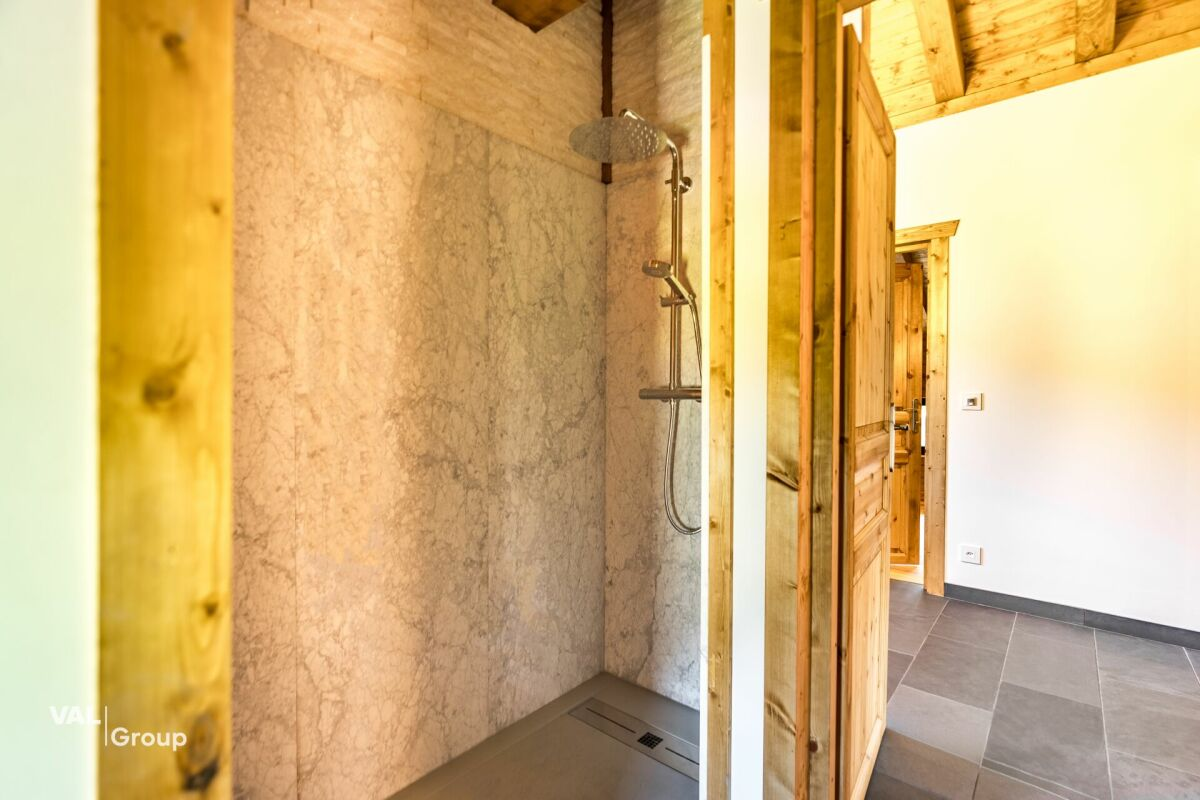 Das letzte Chalet: Neubau mit Zweitwohnsitz in Grächen