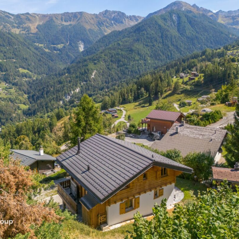 Aussicht, Komfort und Wohlbefinden! Prächtiges möbliertes Chalet in La Tzoumaz