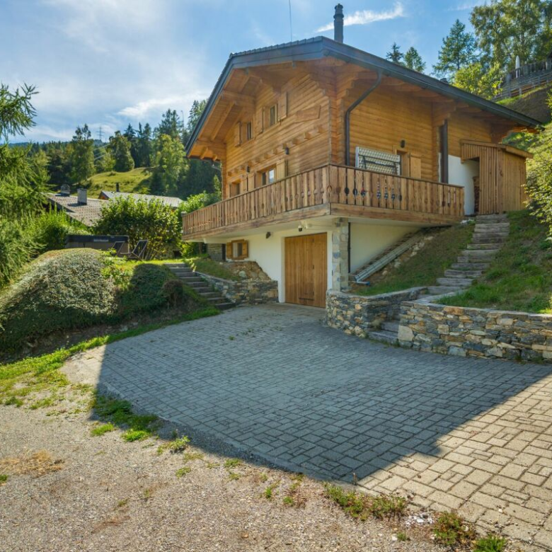 Aussicht, Komfort und Wohlbefinden! Prächtiges möbliertes Chalet in La Tzoumaz