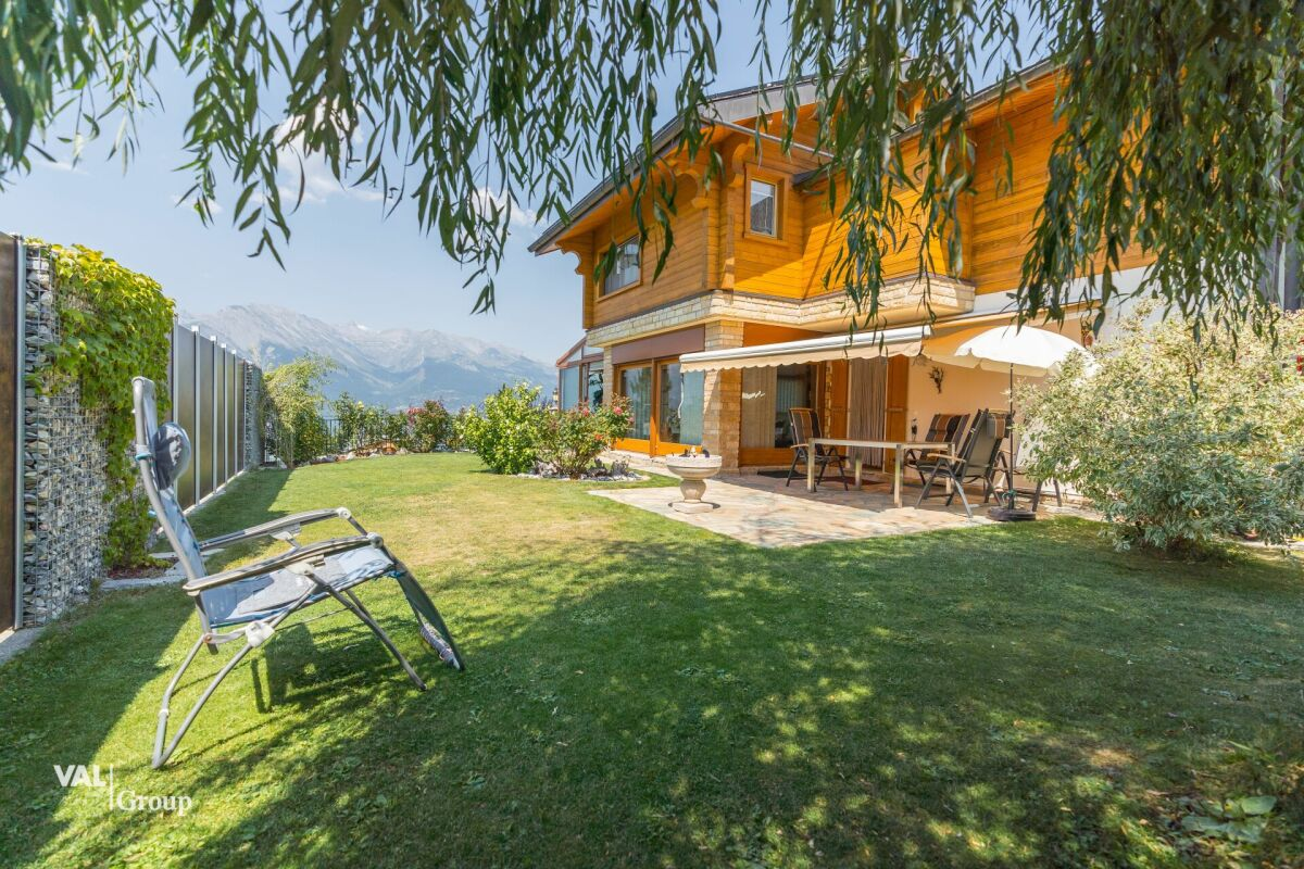 Chalet with exceptional panorama, enhanced by love and passion