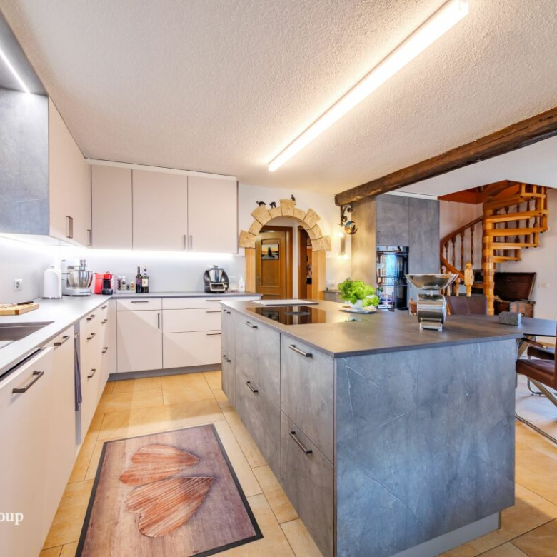 Chalet with exceptional panorama, enhanced by love and passion