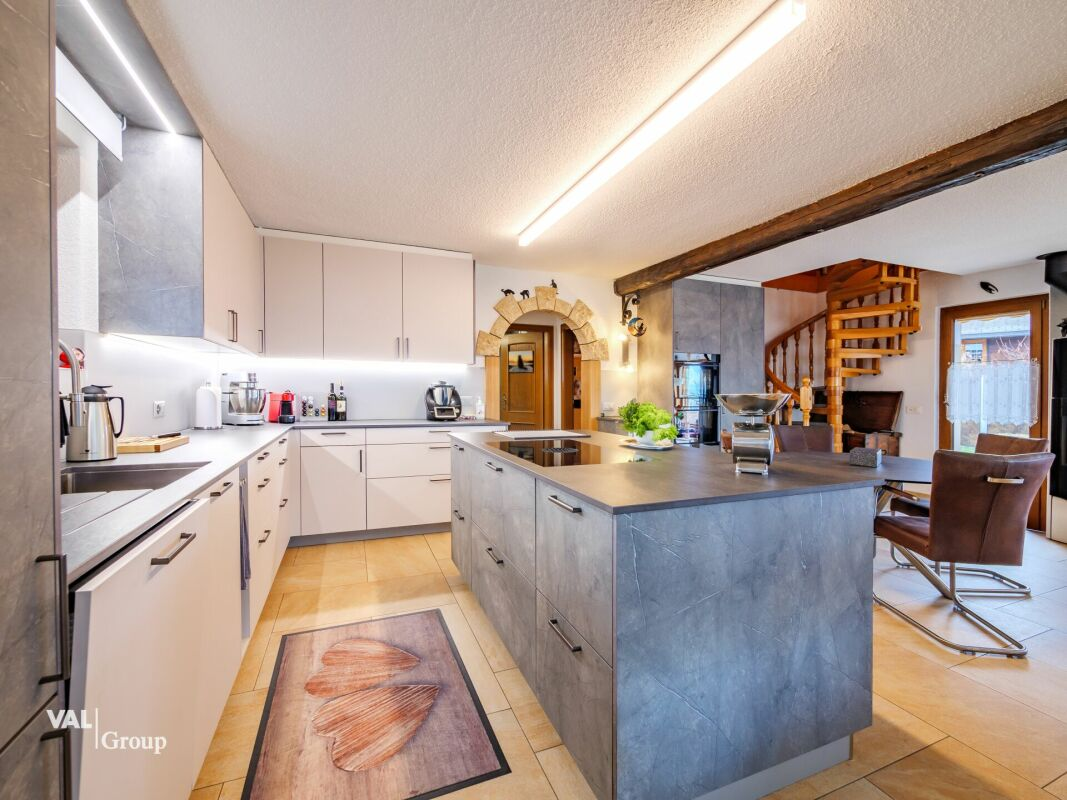 Chalet with exceptional panorama, enhanced by love and passion