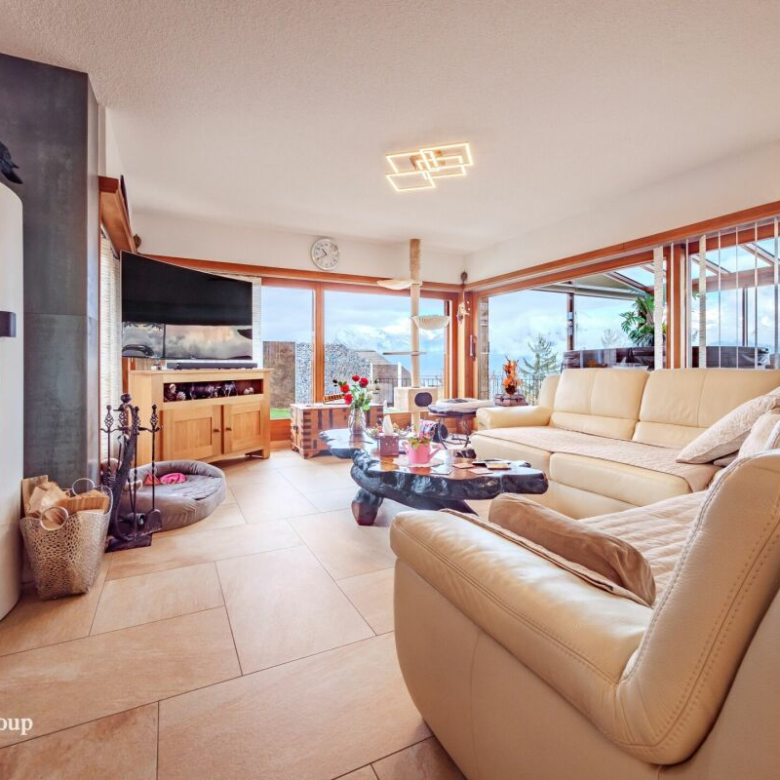 Chalet with exceptional panorama, enhanced by love and passion