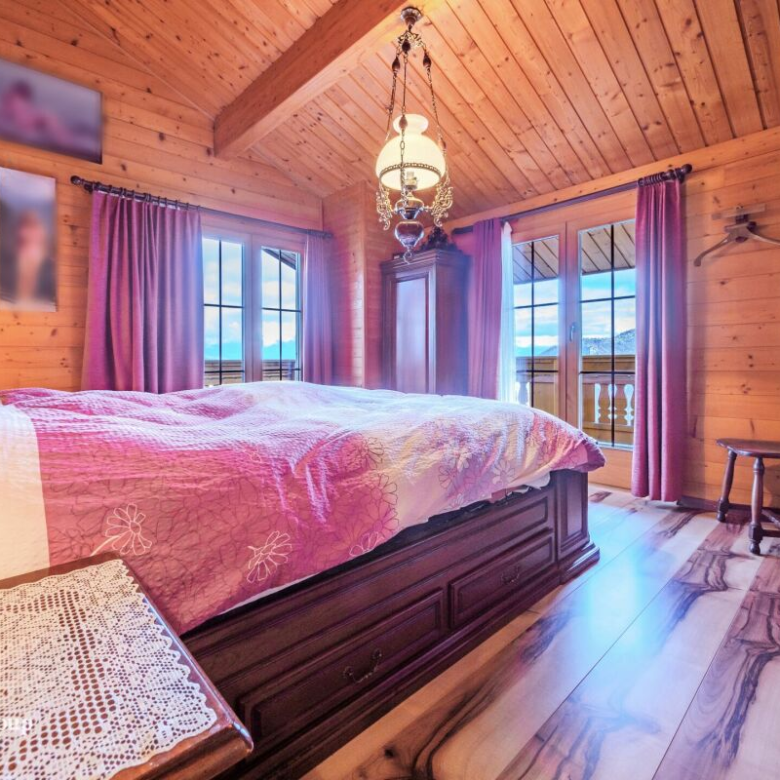 Chalet with exceptional panorama, enhanced by love and passion