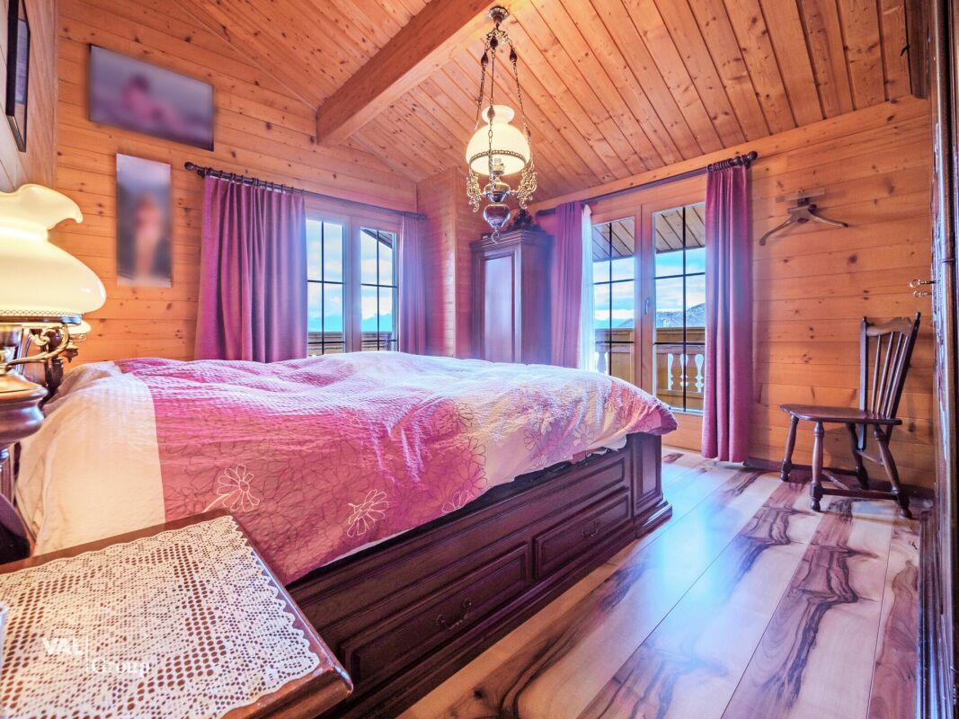 Chalet with exceptional panorama, enhanced by love and passion