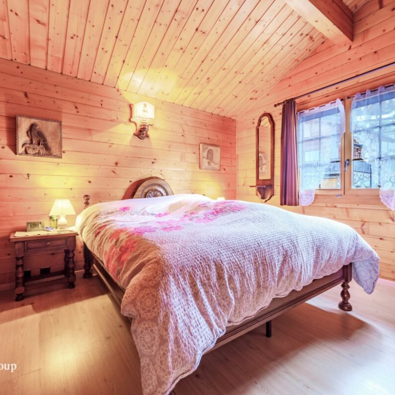 Chalet with exceptional panorama, enhanced by love and passion
