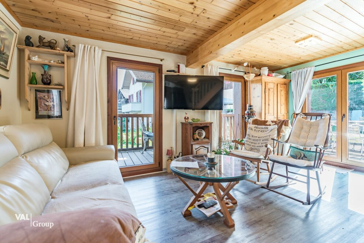 Charmant petit chalet avec un grand jardin, en plein cœur du village