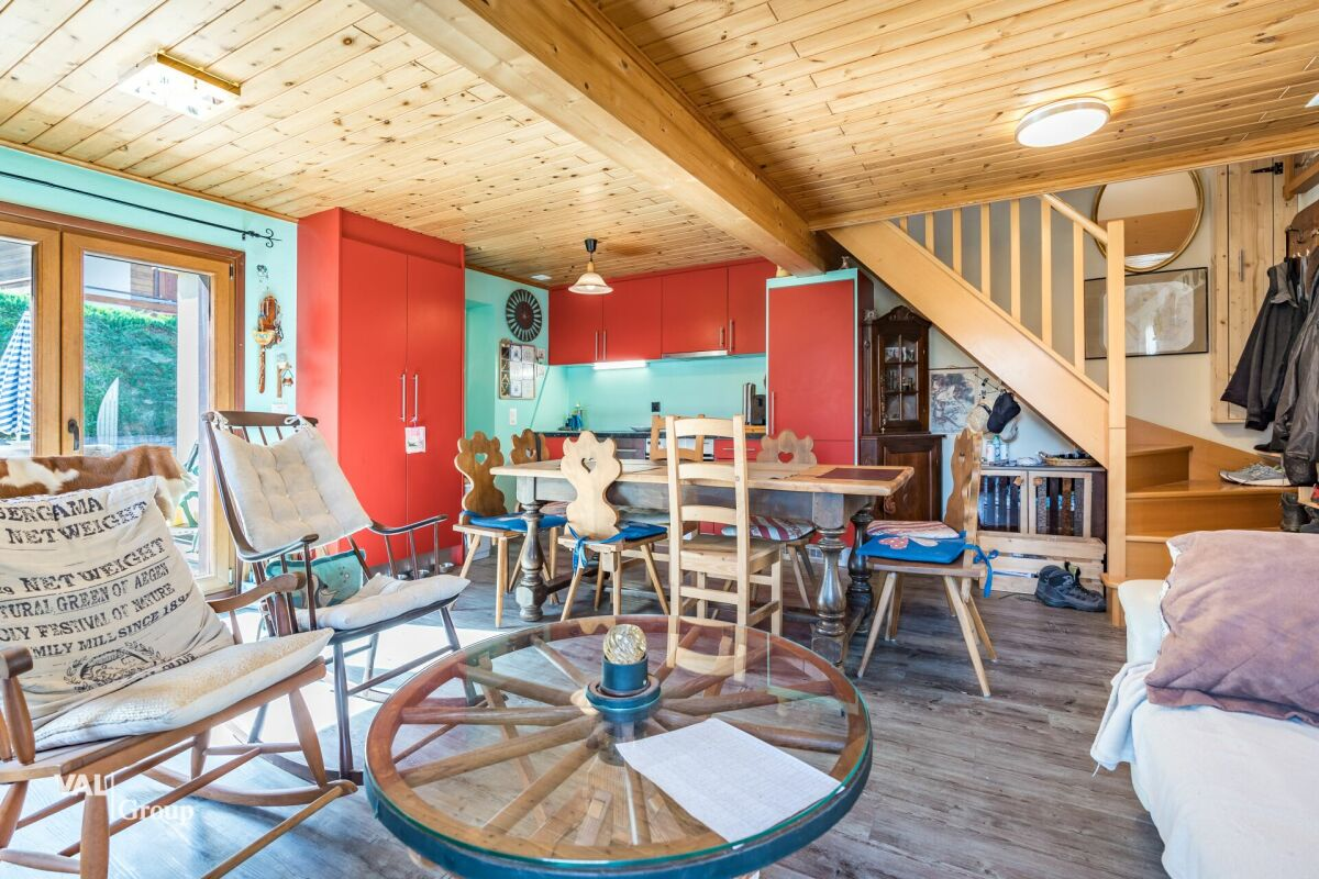 Charmant petit chalet avec un grand jardin, en plein cœur du village