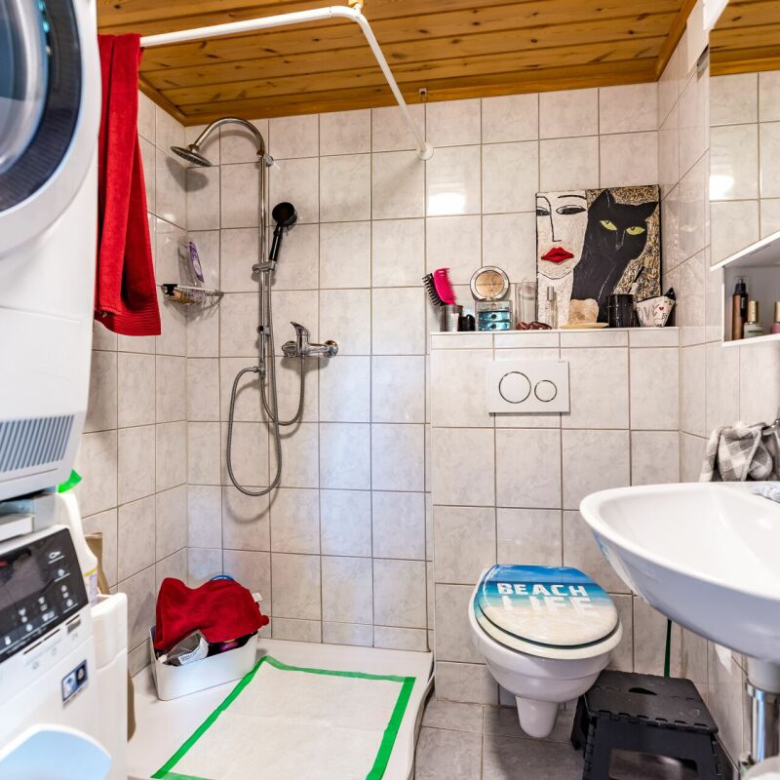 Charmant petit chalet avec un grand jardin, en plein cœur du village