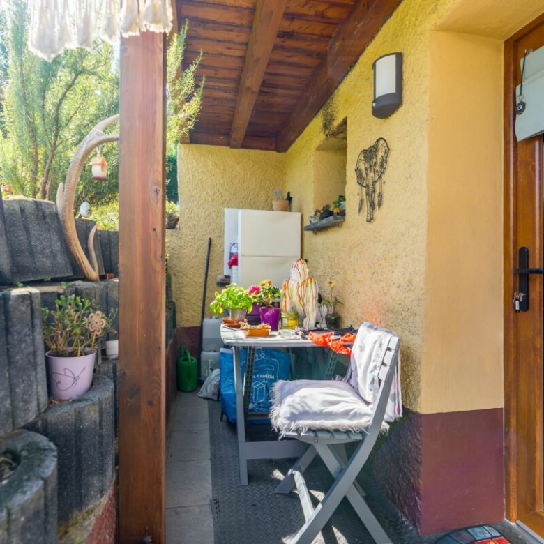 Charmant petit chalet avec un grand jardin, en plein cœur du village